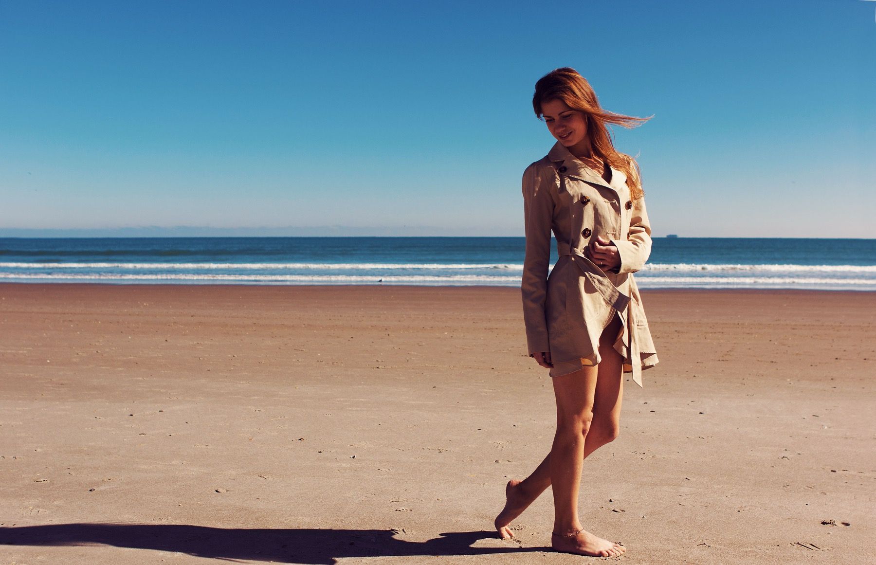 Belle de Plage, frame 5